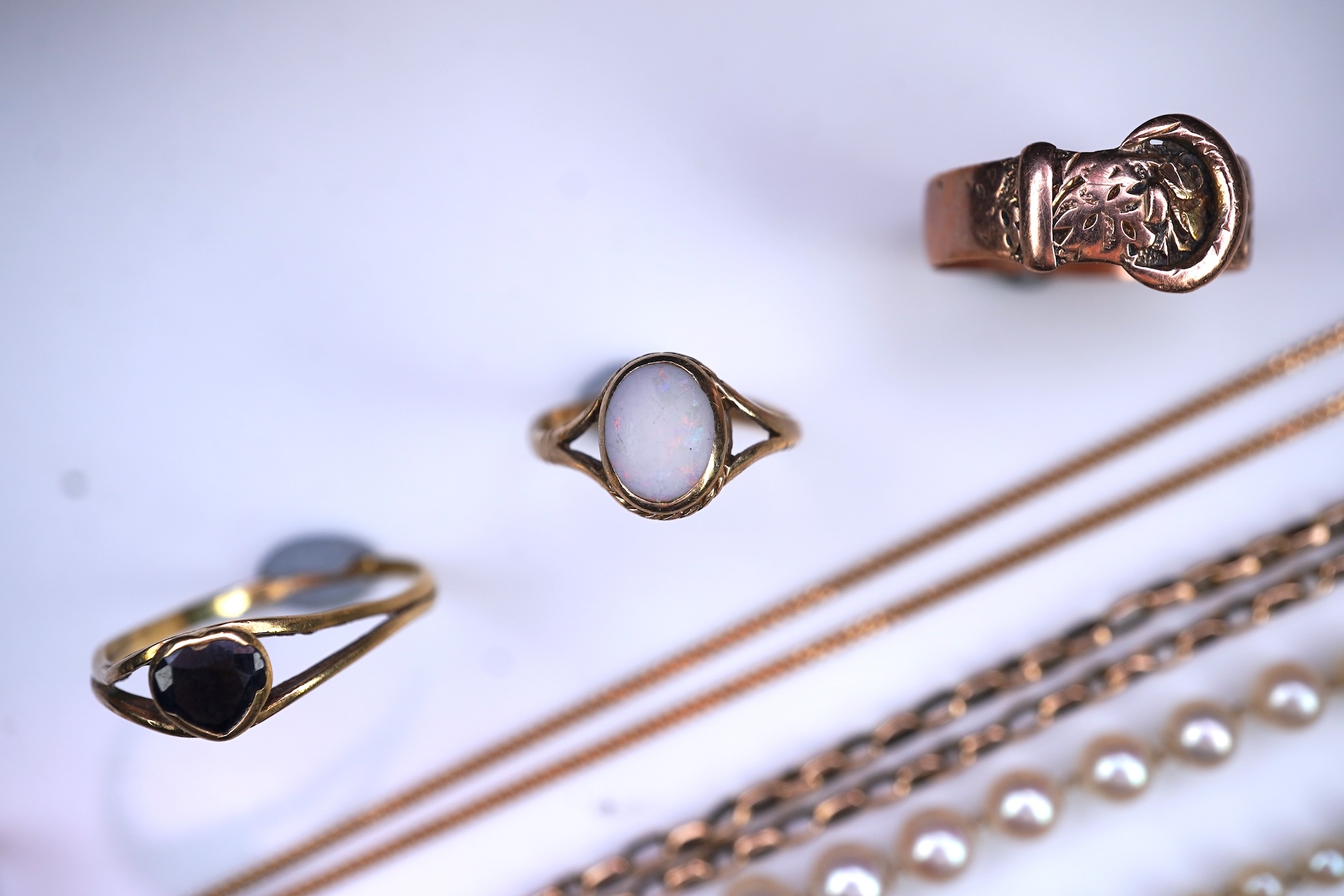 A collection of jewels, early-mid 20th century